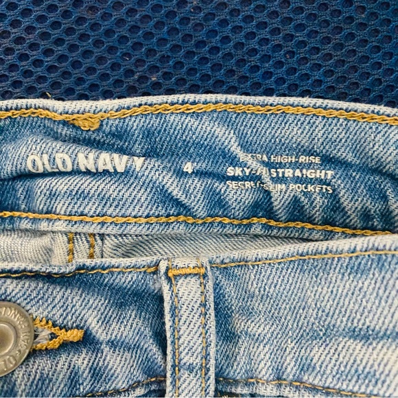 Old Navy Sky Hi Straight Extra High Rise Jeans - Picture 7 of 8